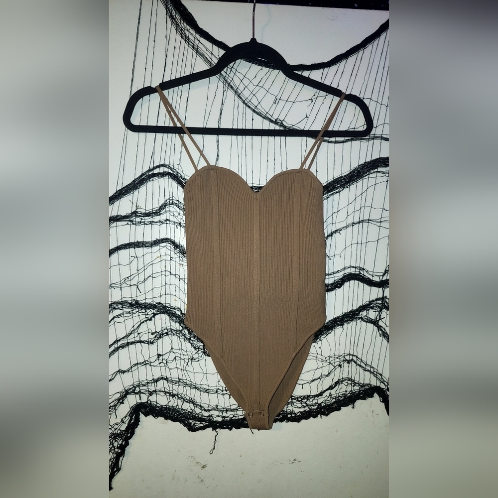 ✨️Zara Camel Ribbed Bodysuit✨️